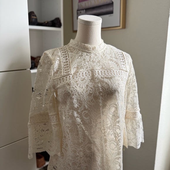NWT LOFT Beautiful Ivory Cream Bell Sleeve Lace Overlay Blouse Size Small - Picture 2 of 9